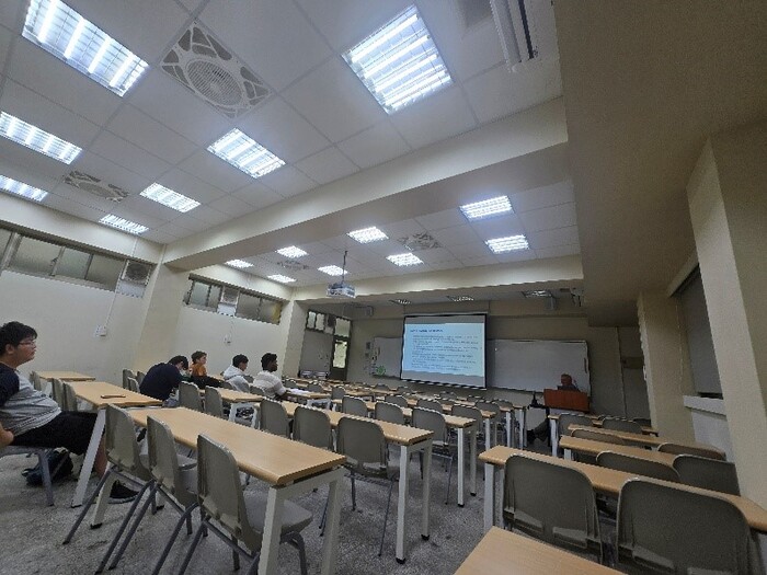 老師講解攝影機解析度以及禎數在工業上的計算圖片