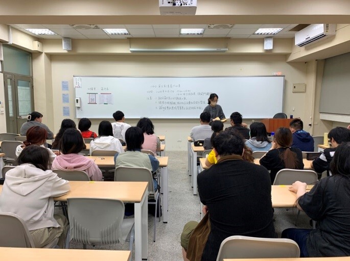 高萍穗老師發下試卷及答案卷圖片