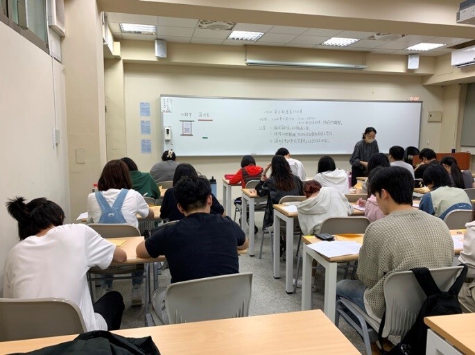 參賽學生依說明撰寫作文圖片